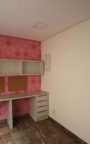 Casa à venda com 360m², 3 quartos e 5 vagasEscritório