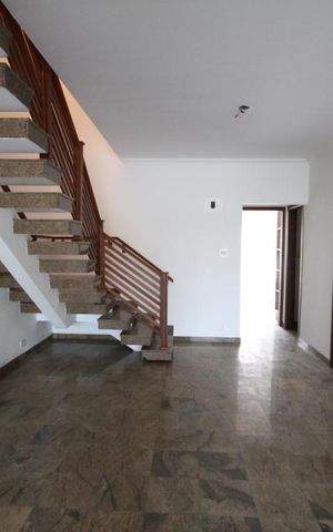 Casa à venda com 360m², 3 quartos e 5 vagasSala