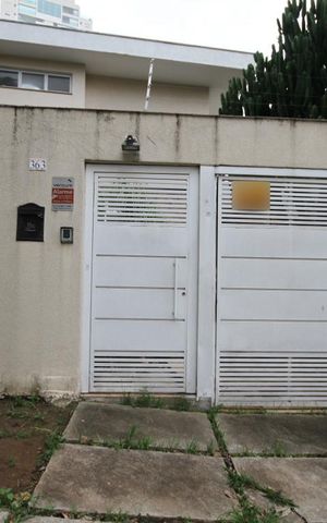 Casa à venda com 360m², 3 quartos e 5 vagasFachada
