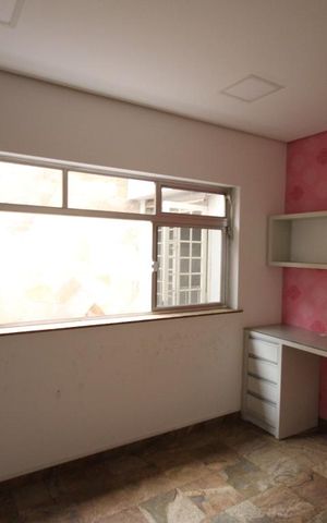 Casa à venda com 360m², 3 quartos e 5 vagasEscritório