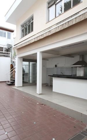 Casa à venda com 360m², 3 quartos e 5 vagasChurrasqueira