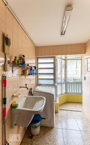 Apartamento à venda com 434m², 5 quartos e 3 vagas Apartamento à venda com 434m², 5 quartos e 3 vagasÁrea de Serviço