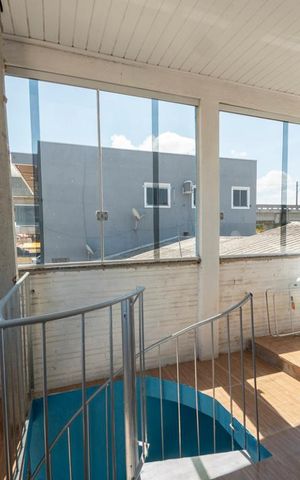 Casa à venda com 200m², 3 quartos e 2 vagasVaranda e Área de Serviço