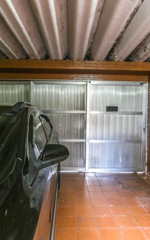 Casa à venda com 300m², 6 quartos e 4 vagasGaragem 2