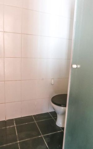 Casa à venda com 300m², 6 quartos e 4 vagasBanheiro - casa 02