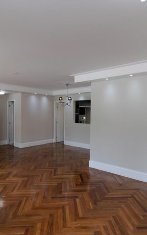 Apartamento à venda com 131m², 3 quartos e 2 vagas Apartamento à venda com 131m², 3 quartos e 2 vagasSalas