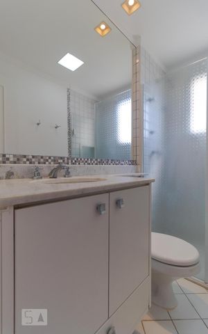 Apartamento à venda com 131m², 3 quartos e 2 vagas Apartamento à venda com 131m², 3 quartos e 2 vagasBanheiro da Suíte 02