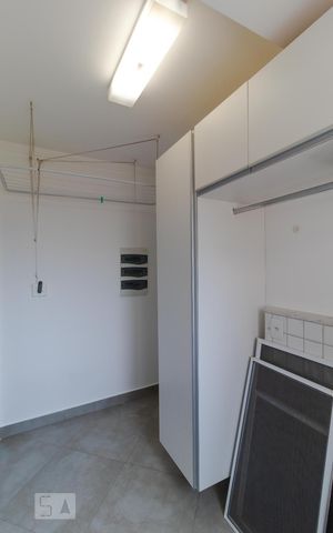 Apartamento à venda com 131m², 3 quartos e 2 vagas Apartamento à venda com 131m², 3 quartos e 2 vagasÁrea de Serviço