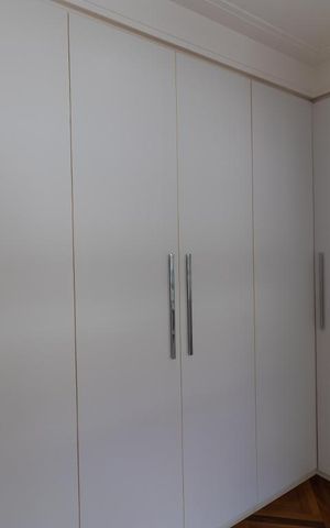 Apartamento à venda com 131m², 3 quartos e 2 vagas Apartamento à venda com 131m², 3 quartos e 2 vagasSuíte 03 - Armário