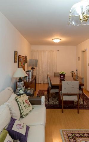 Casa à venda com 200m², 4 quartos e 2 vagas Casa à venda com 200m², 4 quartos e 2 vagasSala