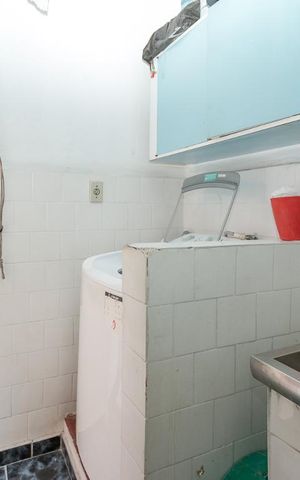 Casa à venda com 200m², 4 quartos e 2 vagas Casa à venda com 200m², 4 quartos e 2 vagasLavanderia