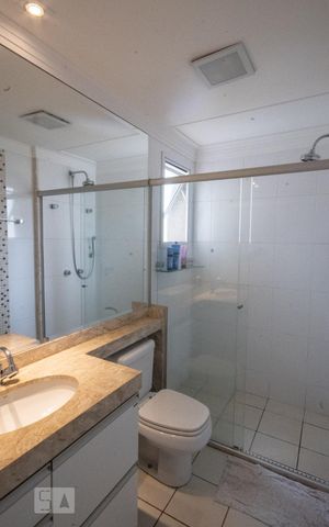 Apartamento para alugar com 167m², 3 quartos e 2 vagasBanheiro Quarto 1