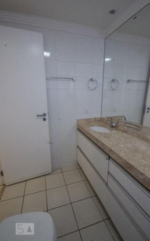 Apartamento para alugar com 167m², 3 quartos e 2 vagasBanheiro Quarto 2B