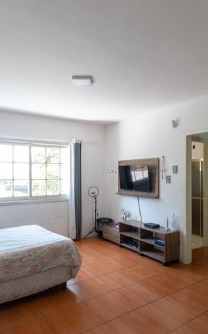 Casa à venda com 363m², 5 quartos e 5 vagas Casa à venda com 363m², 5 quartos e 5 vagasSuíte 4