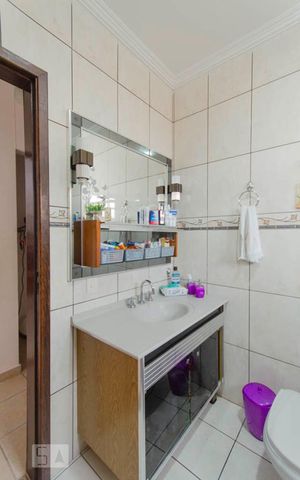 Casa para alugar com 550m², 6 quartos e 8 vagas Casa para alugar com 550m², 6 quartos e 8 vagasBanheiro 2