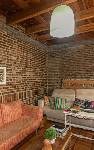 Casa à venda com 150m², 3 quartos e 4 vagas Casa à venda com 150m², 3 quartos e 4 vagasSala