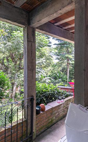 Casa à venda com 150m², 3 quartos e 4 vagas Casa à venda com 150m², 3 quartos e 4 vagasÁrea de Serviço