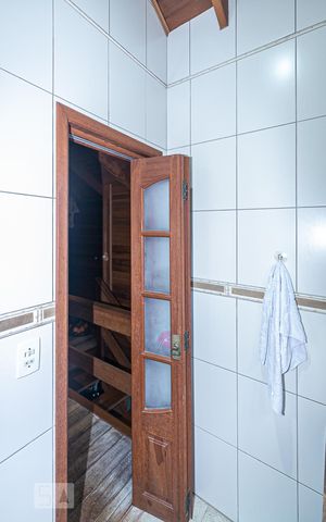 Casa à venda com 150m², 3 quartos e 4 vagas Casa à venda com 150m², 3 quartos e 4 vagasBanheiro