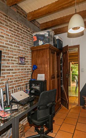 Casa à venda com 150m², 3 quartos e 4 vagas Casa à venda com 150m², 3 quartos e 4 vagasQuarto 1
