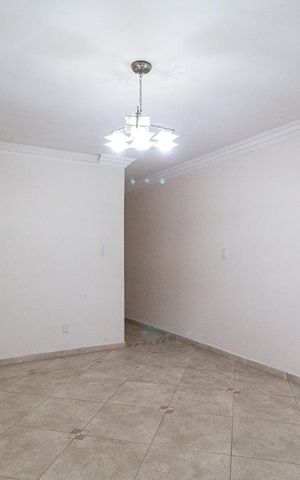 Casa à venda com 300m², 3 quartos e 1 vaga Casa à venda com 300m², 3 quartos e 1 vagaSala