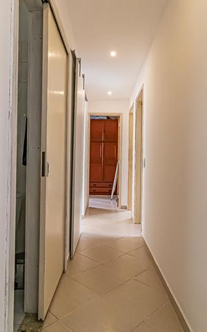 Apartamento à venda com 72m², 4 quartos e sem vaga Apartamento à venda com 72m², 4 quartos e sem vagaCorredor