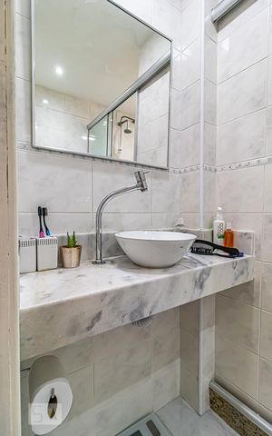 Apartamento à venda com 72m², 4 quartos e sem vaga Apartamento à venda com 72m², 4 quartos e sem vagaBanheiro Social