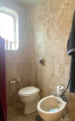 Apartamento para alugar com 300m², 4 quartos e 4 vagas Apartamento para alugar com 300m², 4 quartos e 4 vagasBanheiro da Suíte 1