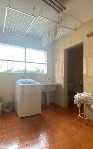 Apartamento para alugar com 300m², 4 quartos e 4 vagas Apartamento para alugar com 300m², 4 quartos e 4 vagasÁrea de Serviço