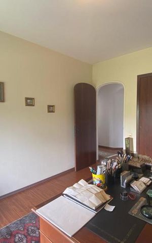 Apartamento para alugar com 300m², 4 quartos e 4 vagas Apartamento para alugar com 300m², 4 quartos e 4 vagasEscritório