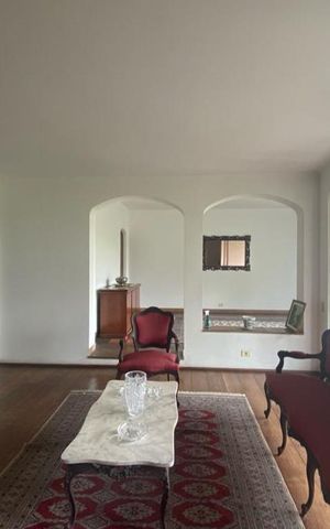 Apartamento para alugar com 300m², 4 quartos e 4 vagas Apartamento para alugar com 300m², 4 quartos e 4 vagasSala