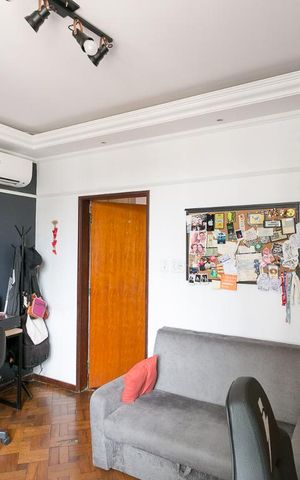 Casa à venda com 490m², 3 quartos e 3 vagas Casa à venda com 490m², 3 quartos e 3 vagasSala