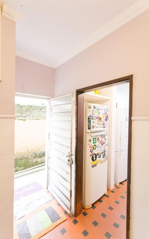 Casa à venda com 490m², 3 quartos e 3 vagas Casa à venda com 490m², 3 quartos e 3 vagasDispensa