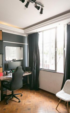 Casa à venda com 490m², 3 quartos e 3 vagas Casa à venda com 490m², 3 quartos e 3 vagasSala