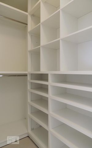 Apartamento à venda com 74m², 2 quartos e 2 vagasCloset do quarto 2