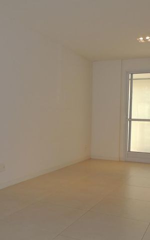 Apartamento à venda com 74m², 2 quartos e 2 vagasSala