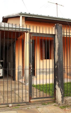 Casa para alugar com 130m², 2 quartos e 2 vagasFachada
