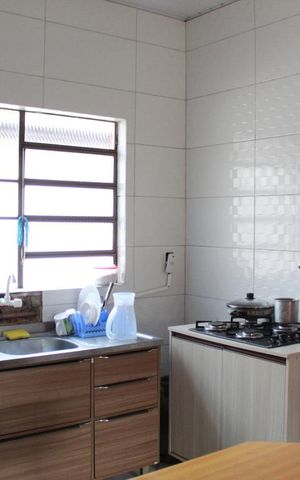 Casa para alugar com 130m², 2 quartos e 2 vagasCozinha