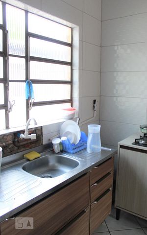 Casa para alugar com 130m², 2 quartos e 2 vagasCozinha