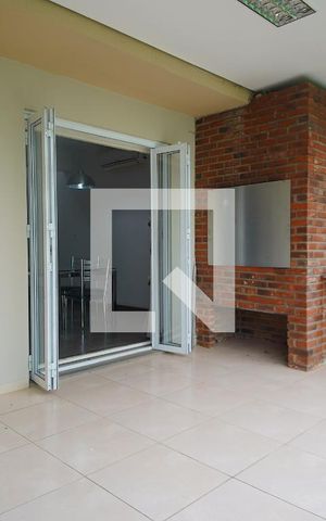 Casa à venda com 155m², 2 quartos e 2 vagasPataio-fundos