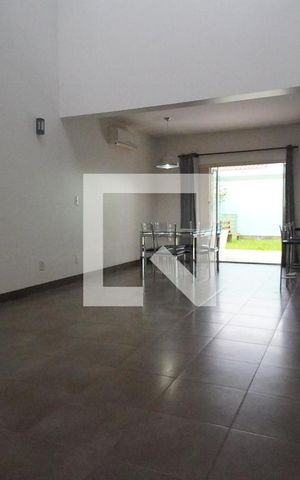 Casa à venda com 155m², 2 quartos e 2 vagasSala