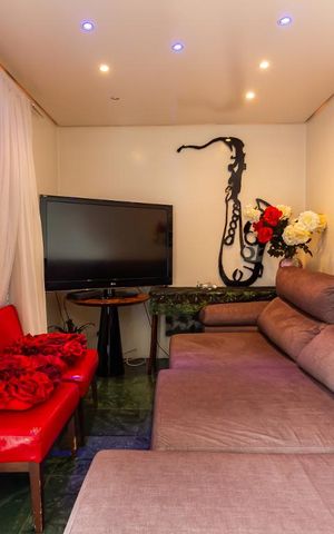 Apartamento à venda com 200m², 4 quartos e 4 vagas Apartamento à venda com 200m², 4 quartos e 4 vagasSala de Estar
