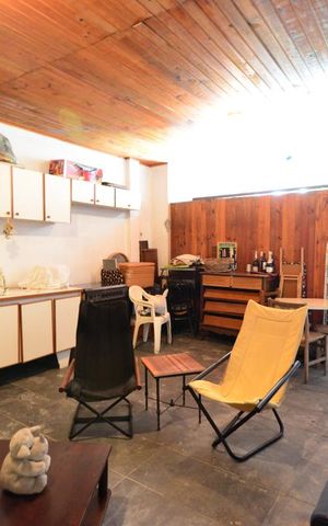Casa à venda com 230m², 2 quartos e 2 vagasSala de Estar