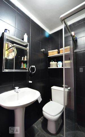 Casa à venda com 230m², 2 quartos e 2 vagasBanheiro