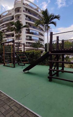 Apartamento à venda com 189m², 3 quartos e 3 vagas Apartamento à venda com 189m², 3 quartos e 3 vagasÁrea comum - playground