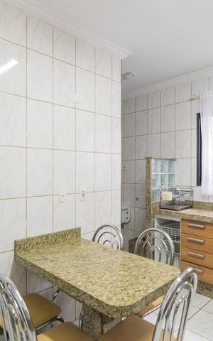 Casa de condomínio à venda com 260m², 4 quartos e 2 vagas Casa de condomínio à venda com 260m², 4 quartos e 2 vagasCozinha
