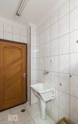 Casa de condomínio à venda com 260m², 4 quartos e 2 vagas Casa de condomínio à venda com 260m², 4 quartos e 2 vagasÁrea de Serviço