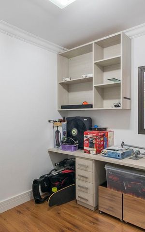 Casa de condomínio à venda com 260m², 4 quartos e 2 vagas Casa de condomínio à venda com 260m², 4 quartos e 2 vagasQuarto 3