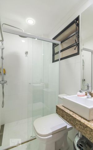 Casa de condomínio à venda com 260m², 4 quartos e 2 vagas Casa de condomínio à venda com 260m², 4 quartos e 2 vagasBanheiro da Suíte 2