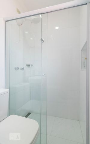 Casa de condomínio à venda com 260m², 4 quartos e 2 vagas Casa de condomínio à venda com 260m², 4 quartos e 2 vagasBanheiro da Suíte 4