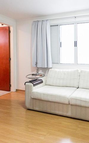 Casa à venda com 484m², 5 quartos e 3 vagas Casa à venda com 484m², 5 quartos e 3 vagasSala de TV